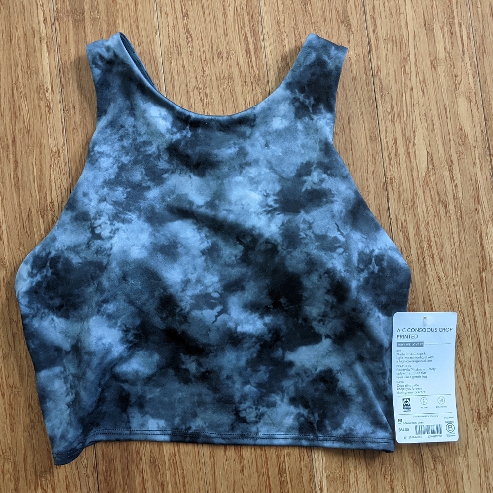 Athleta Conscious Crop